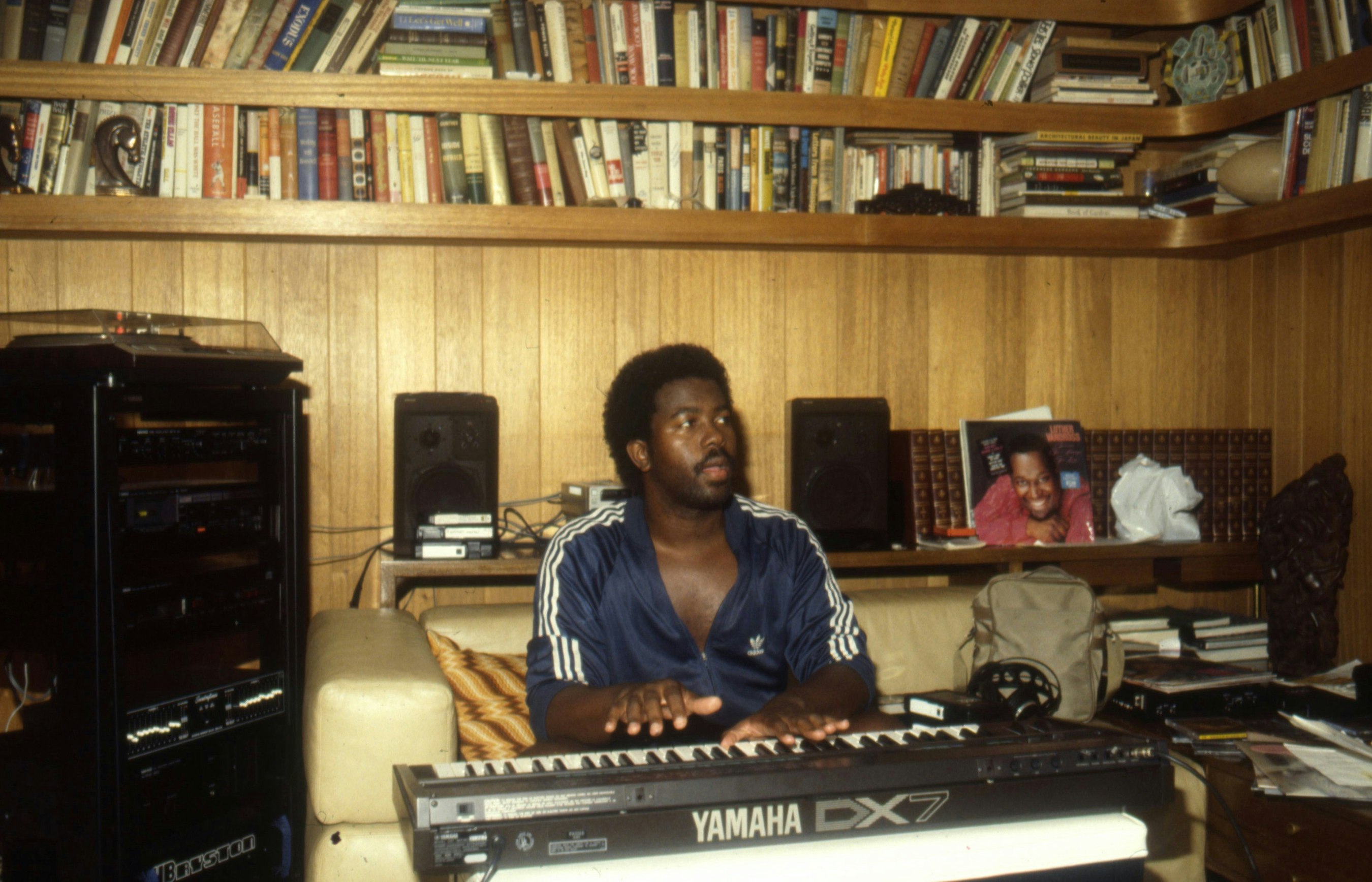 Kashif playing his “hated” Yamaha DX7 at his Stamford, Connecticut, home, the former estate of Jackie Robinson, 1985. Photo via Michael Ochs Archives/Getty Images.